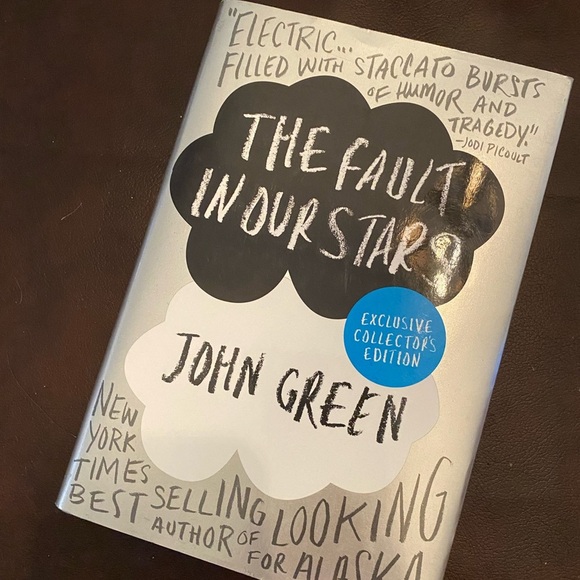 The Fault in Our Stars Novel - Picture 1 of 5